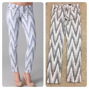 AG skinny jeans Chevron Gray White print 27r